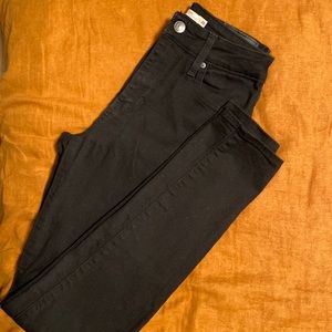 MOVING SALE! 
Levi 721 high rise skinny jeans